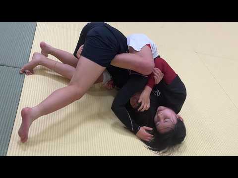 中三女子柔術スパーリング