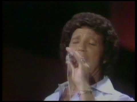 Tom Jones - Pledging My Love (Midnight Special 1974)