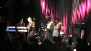 Donald Patterson on bass with Peter White at Jazz Alley featuring his song "Elizabeth"