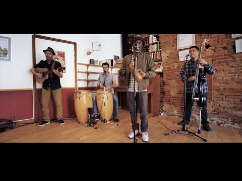 SON QUIMBOMBO -  Bonito y sabroso (Benny Moré cover)