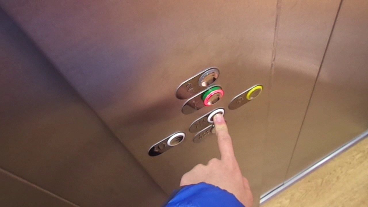 HORRIBLE BRAND NEW Otis Gen2 Premier MRL T. E. at Uniqlo at Riv'era SC, Danilovsky in Moscow, R