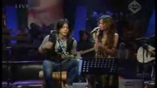 Download lagu peterpan - Membebaniku & Dibalik Awan (eng sub) mp3