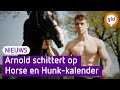 Arnold schittert op de Horse and Hunk-kalender