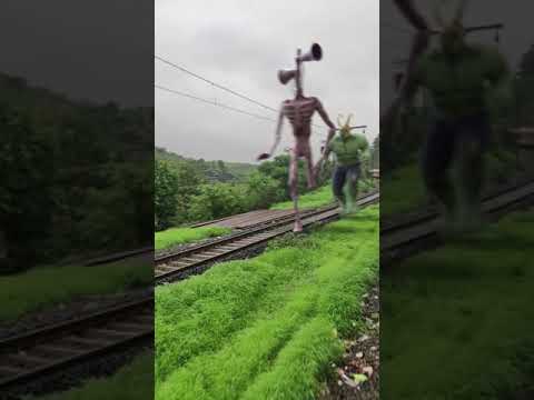 Siren Head Vs Hulk Chase Caught on Camera