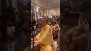 Radhanath Swami Maharaj kirtan #iskcon #kirtan #radhanathswami #radheradhe #vrindavan
