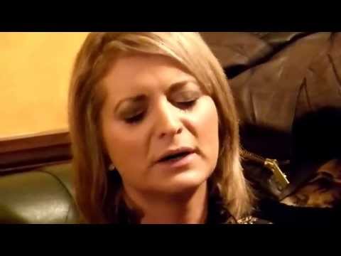 Edel Vaughan - Ennis Singers Club Auburn Lodge Residents Bar Ennis Trad Festival 08.11.15