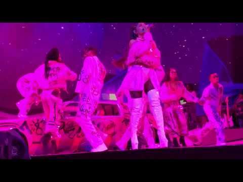 Ariana Grande - 7 Rings - Prague 4K UHD