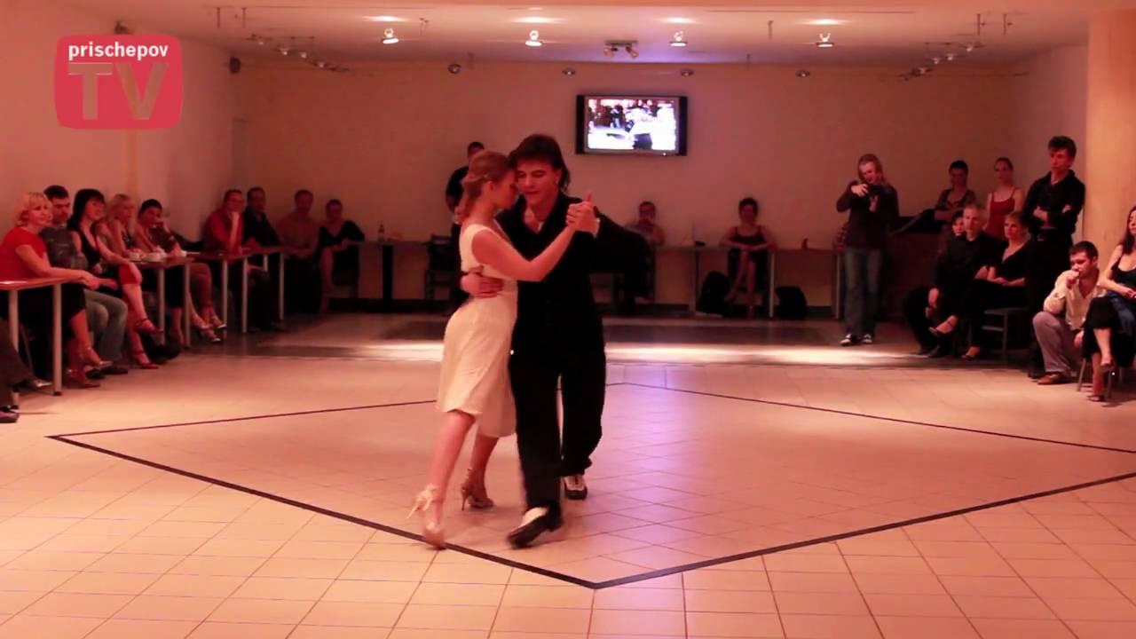 Oleg Okunev & Elena Sidorova (Nigniy Novgorod) Russia, Moscow, Milonga in rest."Le Cafe", 04.12.2009