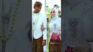 Download lagu Javanese Traditional Wedding Procession_Kirana & Swageri mp3 Download lagu Javanese Traditional Wedding Procession_Kirana & Swageri mp3