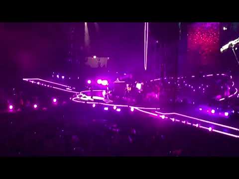 COLDPLAY- PARADISE with Tiësto Remix outro ( LIVE AT HARD ROCK STADIUM)