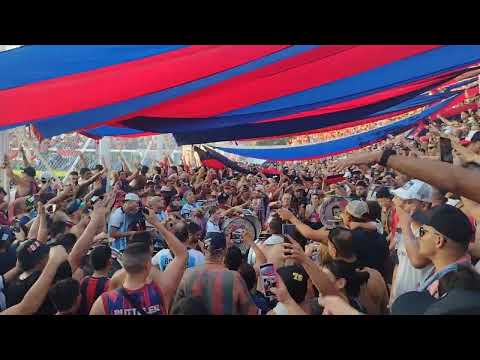 "San Lorenzo 4 Gimnasia 0. Pasaron cien años." Barra: La Gloriosa Butteler &bull; Club: San Lorenzo