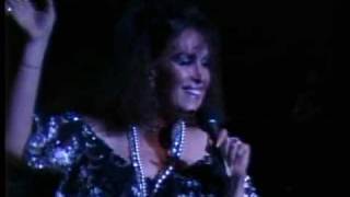 Lucha Villa - De parte de quién (En vivo)