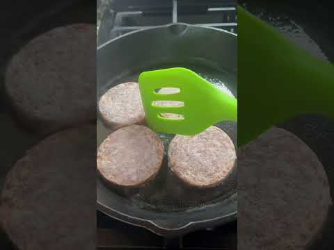 Frying this yummies sausage patties #asmr #satisfying #sausage