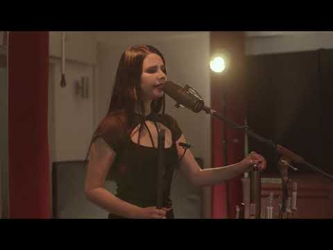 DELVA - Im Nebel live (Official Performance Video )