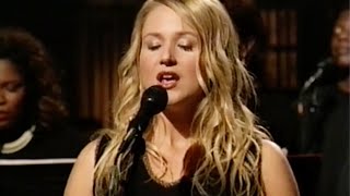 Jewel - Hark! The Herald Angels Sing (1999 Live Performance)