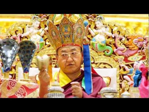 H.H.Sakya Trizin chants 100 syllable mantra of Vajrasattva
