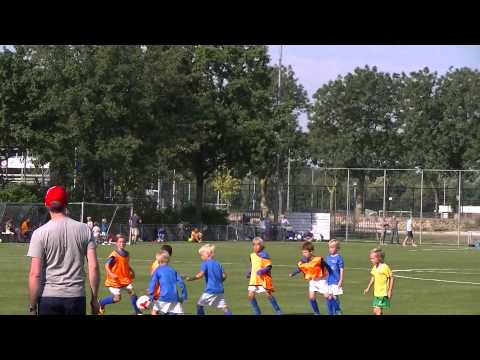 Kampong F1 - Kampong F4  4-0  (22-08-2015)