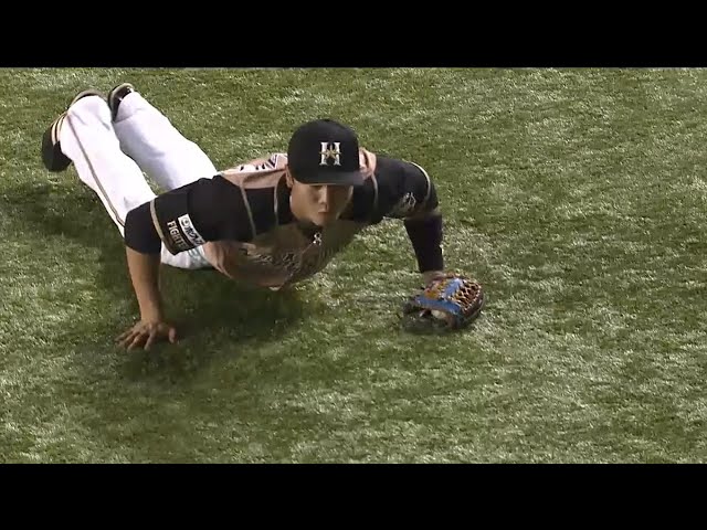 【3回裏】「超」好捕!! ファイターズ・西川のありえない守備範囲!! 2015/8/20 M-F