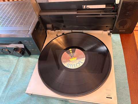 Technics SL-Q5 Turntable kit with preamp and receiver image 17
