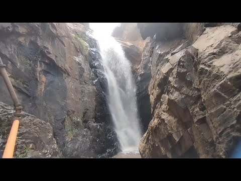 Linda cachoeira do Moreira no município de Rio do Pires-BA olha como e linda encantado o Luga 