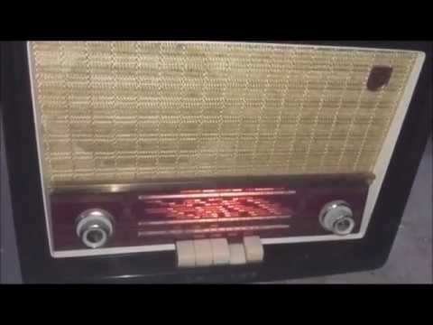 50's Vintage ​PHILIPS B3G63A LW MW UHFFM Bakelite Valve Radio PL3226