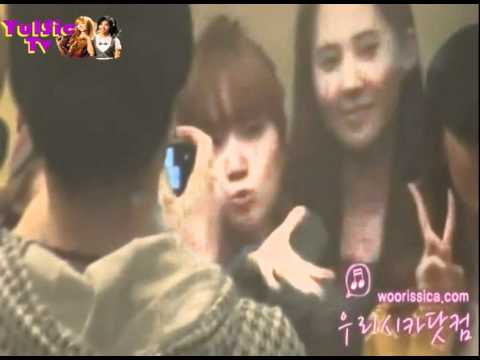 SNSD Yulsic 율싴 Fancam Moment #72- Yuri trying to get Sica's attention