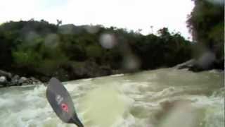 preview picture of video 'Kayaking Quijos River Ecuador Day 1'