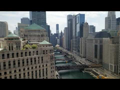 Holliday Inn Chicago Mart PLaza | Hotel and room tour