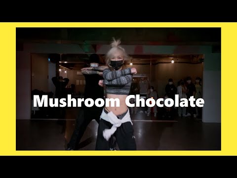 [Mirrored] QUIN, 6LACK - Mushroom Chocolate / Emma Choreography