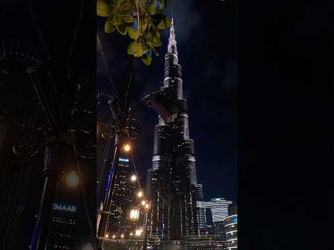 Burj Khalifa Dubai 🇦🇪 #downtowndubai #dubaimall #burjkhalifa #dubai #dubaifountain #fyp #trending