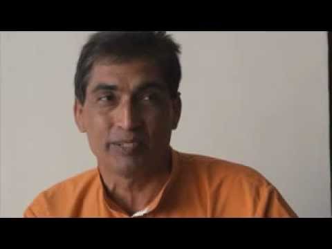 Narinder Singh Phull sings es gali di rounak tur gayee duur kitey