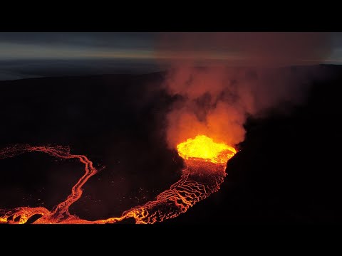 EXTREME CLOSE UP footage of Icelandic Volcano! Boiling lava! Flowing lava! Mesmerizing to watch!