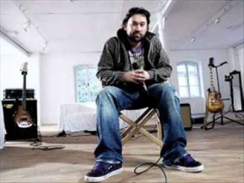 Kosta & Markof - Držim se Mikrofona