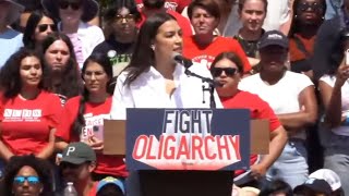 Bernie and AOC RECORD CROWD, audience EXPLODES