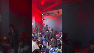 חזו בני חביבי מוטי שטיינמץ בפריז 🇫🇷80 שנה לישיבת אקס-לה-בן עם רובי בנט ותזמורתו mooty Steinmetz