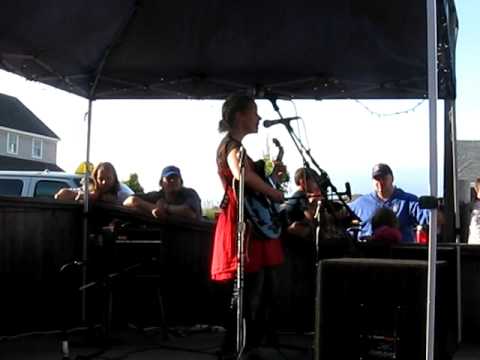 Annie Bacon performing "The Blackbird Spring"