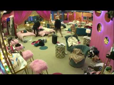 kim woodburn roasts delusional american