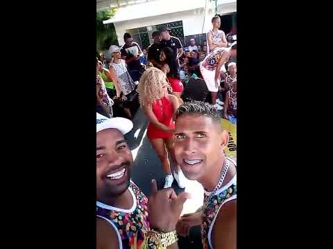 Dani Costa no bloco doz inocentes s.a