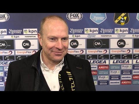 "Als ze dan die kleedkamermuziek draaien.." - VOETBAL INSIDE