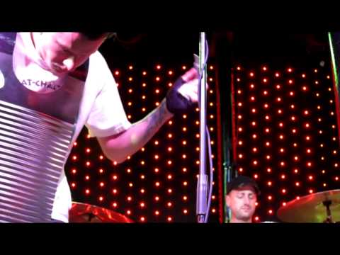 The Daywalkers - Washboard/Drum Duet Live In New Orleans Dec 18th 2013