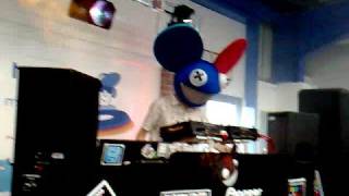 Deadmau5 live at hard to find records