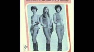 Shangri-Las - The Dum Dum Ditty w/ LYRICS - YouTube