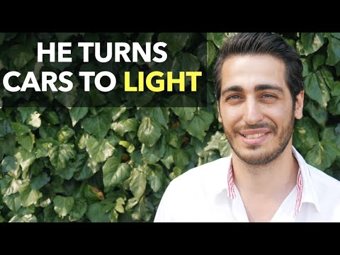 彼は車をライトに変える (He Turns Cars To Light)