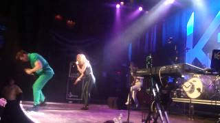 Karmin- Hate To Love You (Chicago HOB 2/9/14)