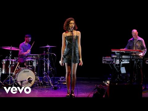 AlunaGeorge - Company (Justin Bieber cover in the Live Lounge)
