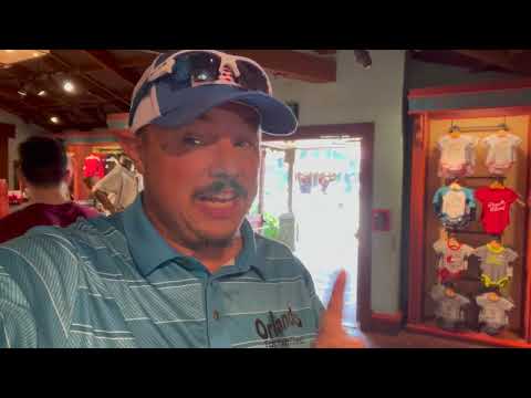 Disney's Animal Kingdom - Lunch at Flame tree barbecue , shopping and entertainment!