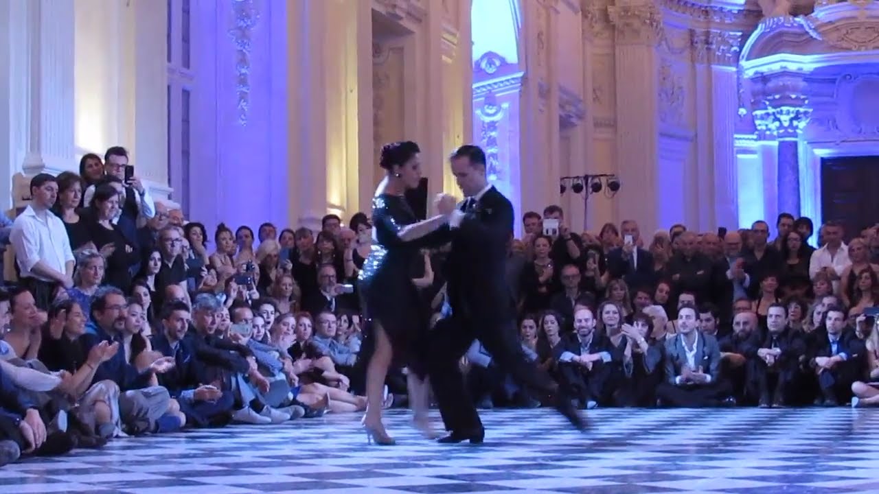 Vanessa Villalba & Facundo Pinero - Frente Al Mar #TangoMoment