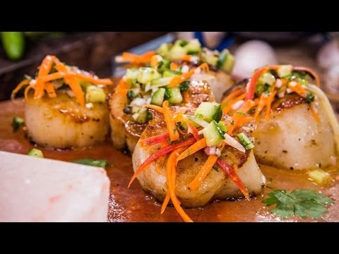 Home & Family How to Make Seared Scallops Grilled on a Himalayan Salt Block