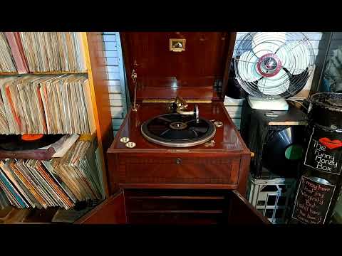 Pinetop's Boogie Woogie. "Pine Top" Smith. Brunswick 78rpm Record from 1945. HMV 511 Gramophone