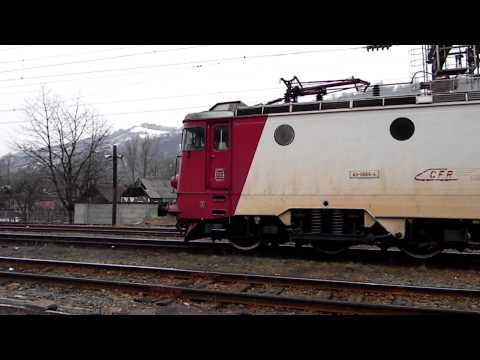 A 1833 Iasi-Timisoara pleaca din Ilva Mica tras de 40-0666-4 pe 27.02.2011